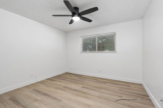 1284 N Riverview Avenue, Reedley, CA 93654