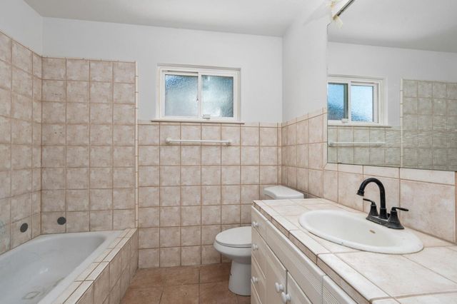 1284 N Riverview Avenue, Reedley, CA 93654