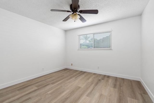 1284 N Riverview Avenue, Reedley, CA 93654