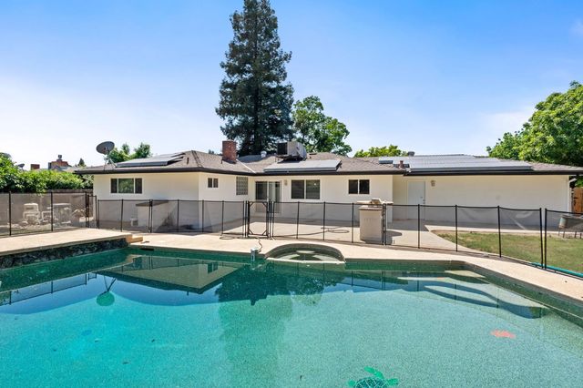 1284 N Riverview Avenue, Reedley, CA 93654