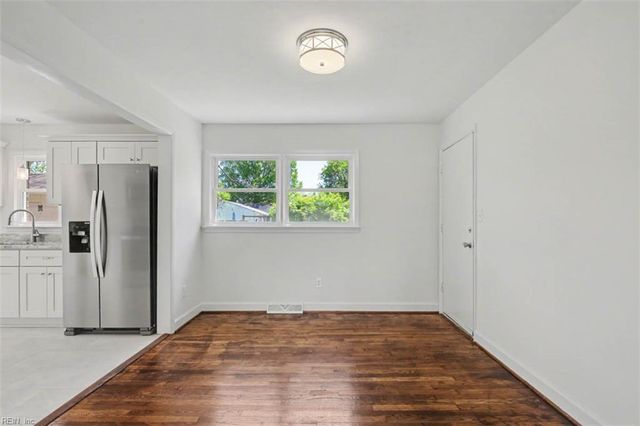 319 Pasture LN, Hampton, VA 23669