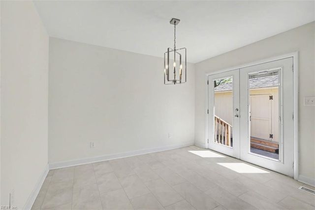 319 Pasture LN, Hampton, VA 23669