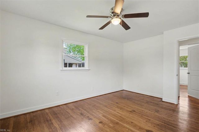 319 Pasture LN, Hampton, VA 23669