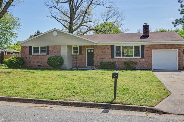 319 Pasture LN, Hampton, VA 23669