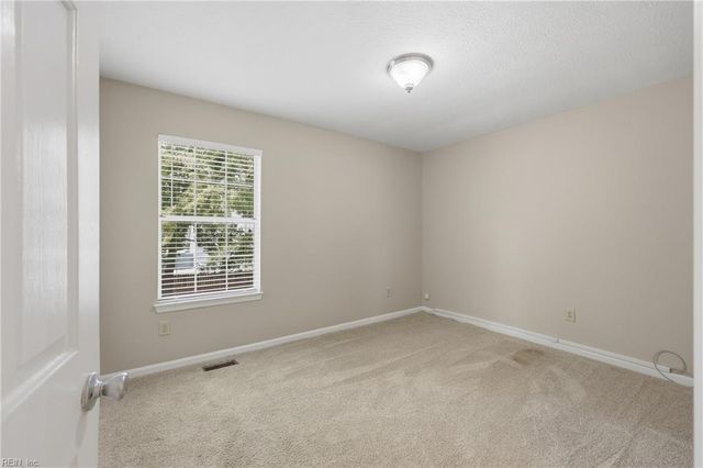 717 Mainsail DR, Newport News, VA 23608