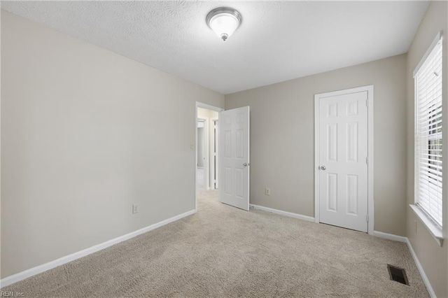 717 Mainsail DR, Newport News, VA 23608