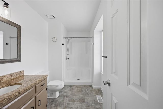 717 Mainsail DR, Newport News, VA 23608