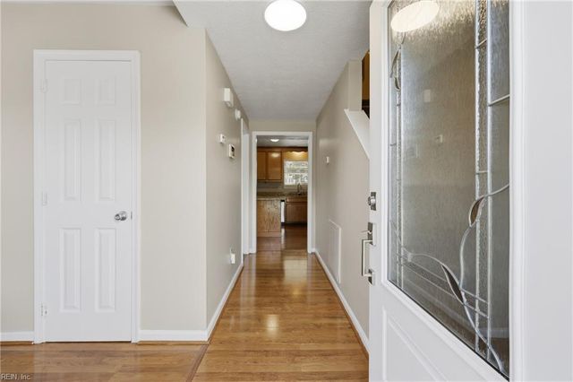 717 Mainsail DR, Newport News, VA 23608