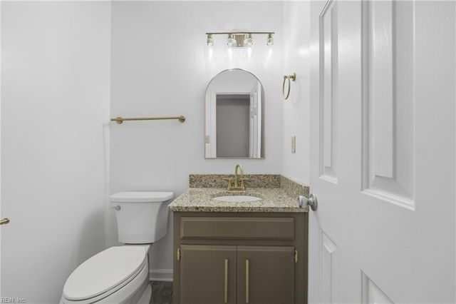 717 Mainsail DR, Newport News, VA 23608