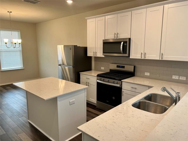 353 Grace Lilly DR, Buda, TX 78610