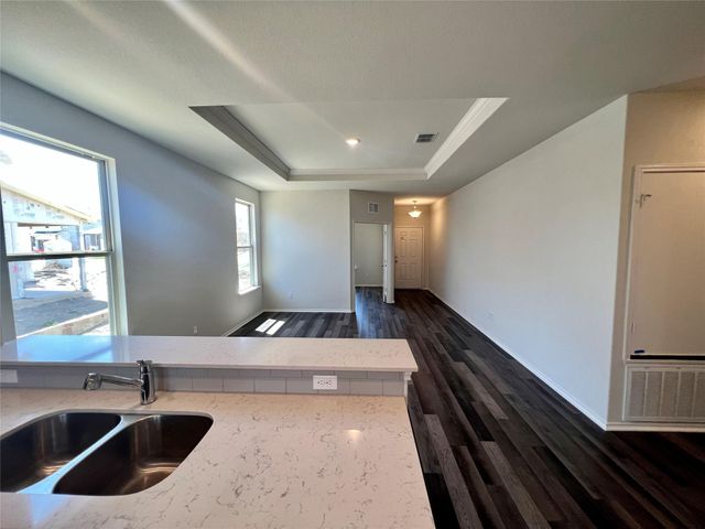 353 Grace Lilly DR, Buda, TX 78610