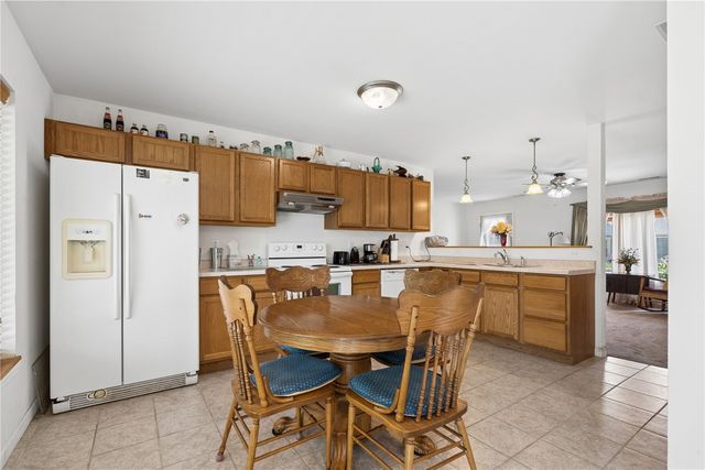 2748 O Avenue NW B, Cedar Rapids, IA 52405