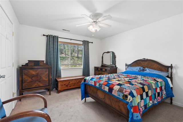 2748 O Avenue NW B, Cedar Rapids, IA 52405