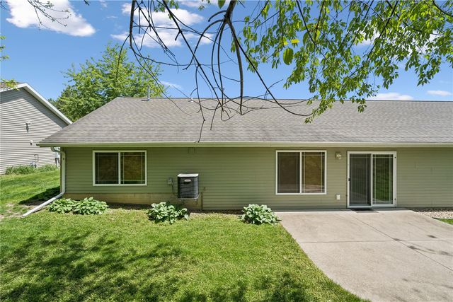 2748 O Avenue NW B, Cedar Rapids, IA 52405