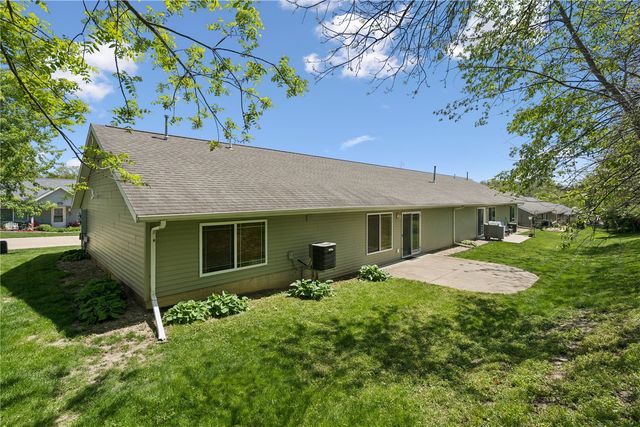 2748 O Avenue NW B, Cedar Rapids, IA 52405