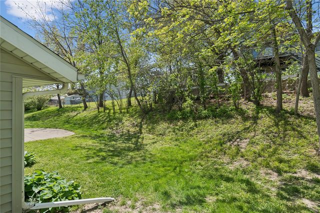 2748 O Avenue NW B, Cedar Rapids, IA 52405