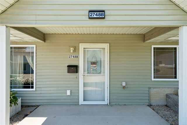 2748 O Avenue NW B, Cedar Rapids, IA 52405