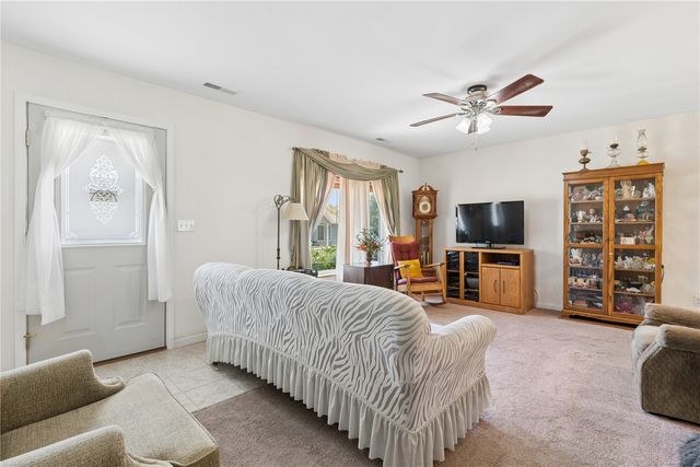 2748 O Avenue NW B, Cedar Rapids, IA 52405