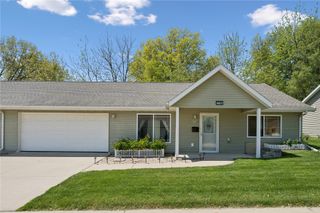 2748 O Avenue NW B, Cedar Rapids, IA 52405