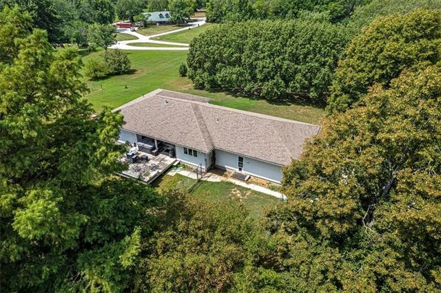 7129 SE 202nd Street, Holt, MO 64060