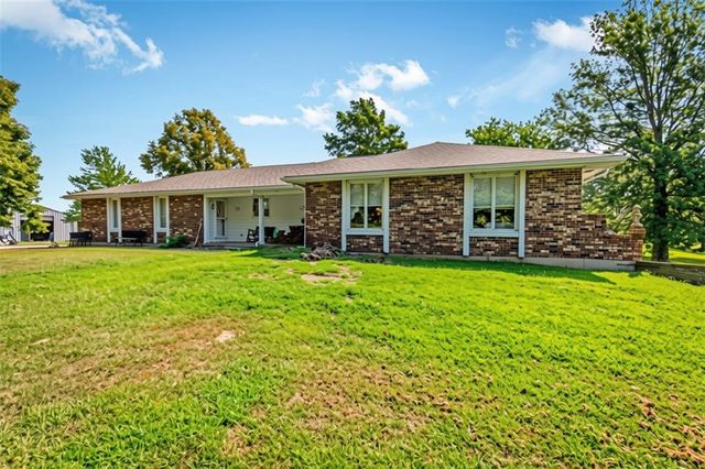 7129 SE 202nd Street, Holt, MO 64060