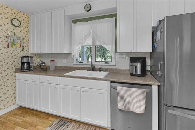 7129 SE 202nd Street, Holt, MO 64060