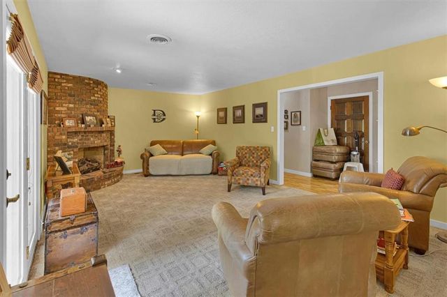 7129 SE 202nd Street, Holt, MO 64060