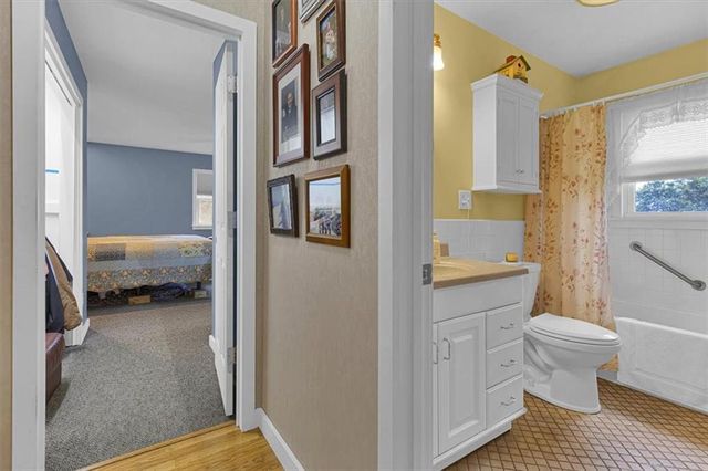 7129 SE 202nd Street, Holt, MO 64060