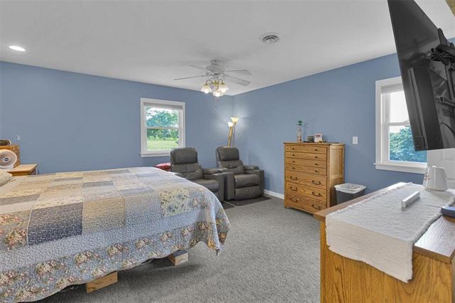 7129 SE 202nd Street, Holt, MO 64060