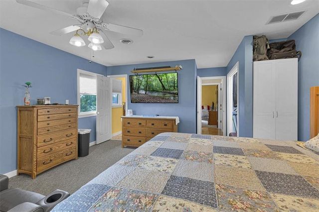 7129 SE 202nd Street, Holt, MO 64060