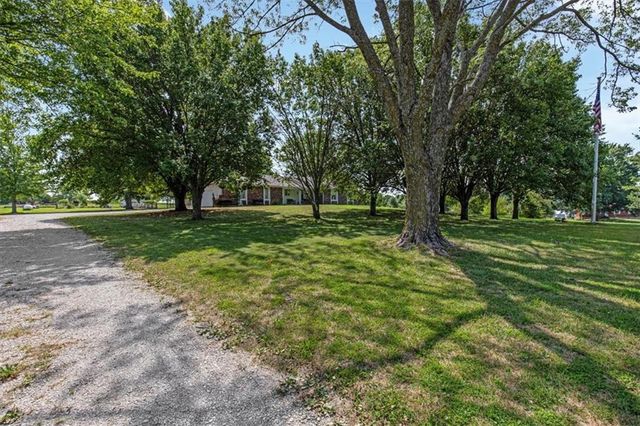 7129 SE 202nd Street, Holt, MO 64060