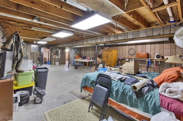 7129 SE 202nd Street, Holt, MO 64060