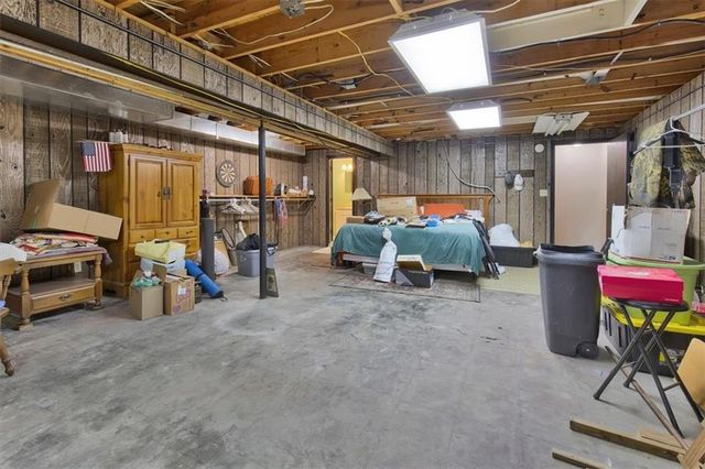 7129 SE 202nd Street, Holt, MO 64060