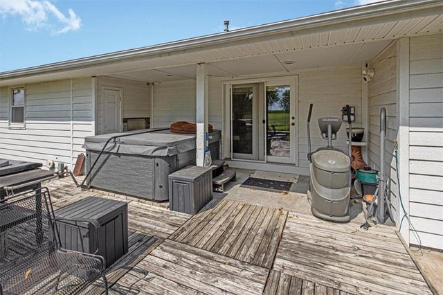 7129 SE 202nd Street, Holt, MO 64060