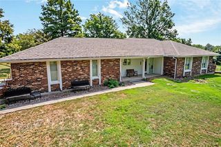 7129 SE 202nd Street, Holt, MO 64060