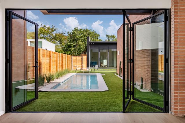 2112 Lawnmont Ave, Austin, TX 78756