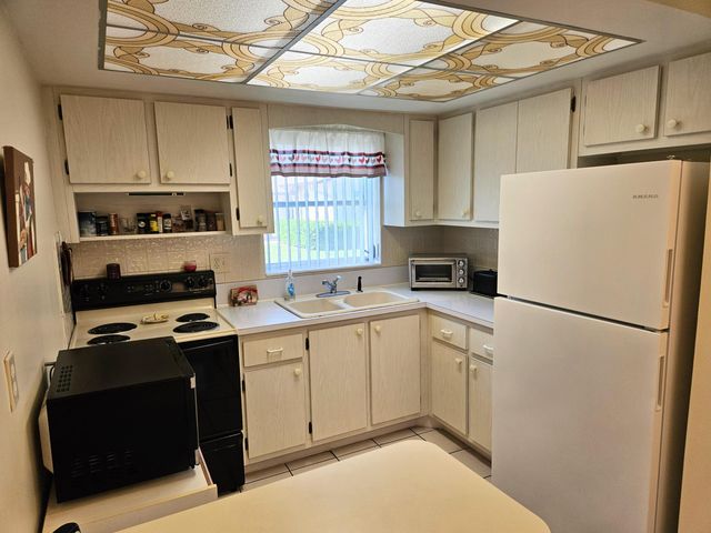 2950 Crosley Drive E C, West Palm Beach, FL 33415