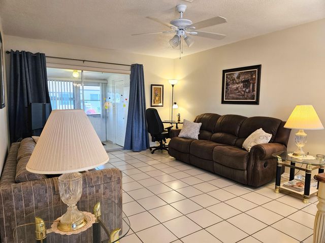 2950 Crosley Drive E C, West Palm Beach, FL 33415