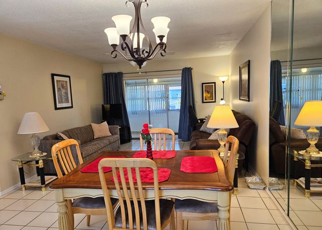 2950 Crosley Drive E C, West Palm Beach, FL 33415