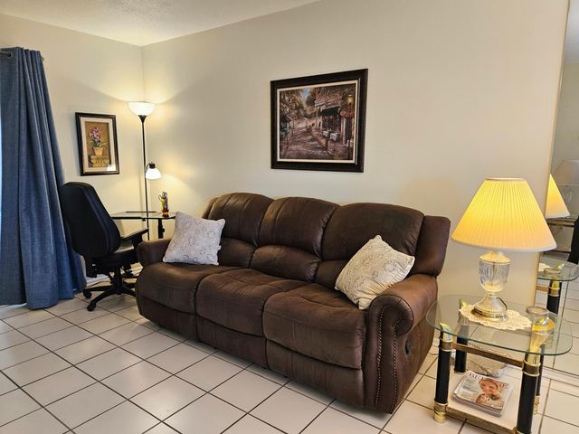 2950 Crosley Drive E C, West Palm Beach, FL 33415