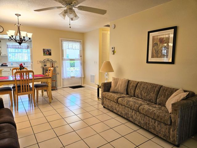 2950 Crosley Drive E C, West Palm Beach, FL 33415