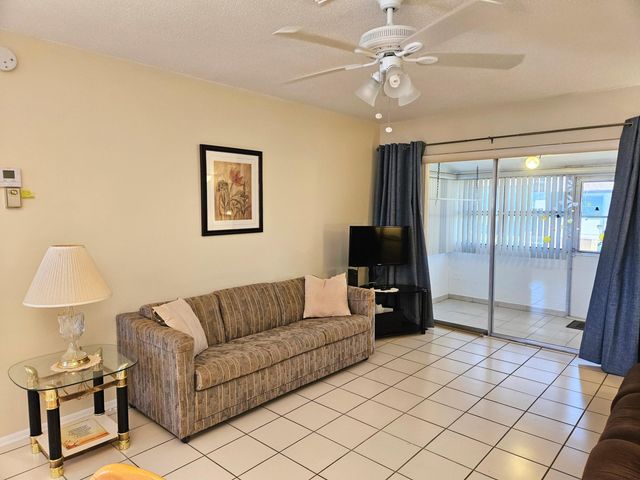 2950 Crosley Drive E C, West Palm Beach, FL 33415