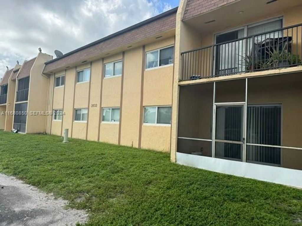2832 NW 55th Avenue 1B, Lauderhill, FL 33313