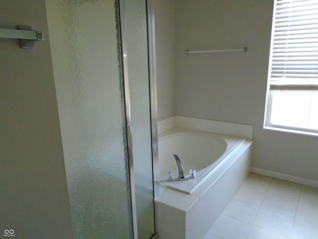 2097 S Woodgrove Way, New Palestine, IN 46163