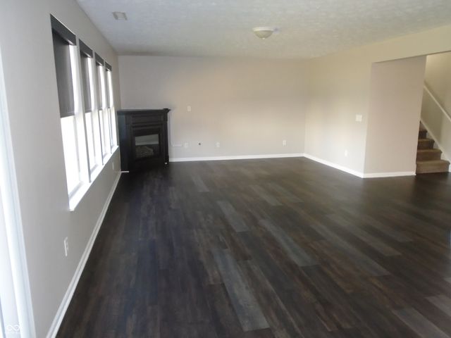 2097 S Woodgrove Way, New Palestine, IN 46163