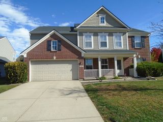 2097 S Woodgrove Way, New Palestine, IN 46163