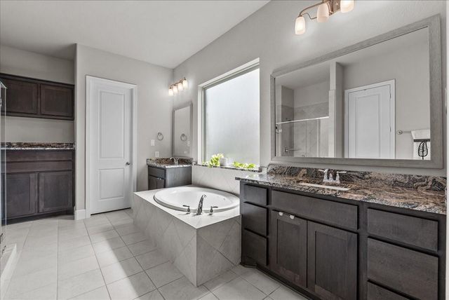 1704 Waterlilly River Lane, League City, TX 77573
