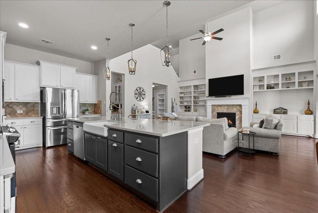 1704 Waterlilly River Lane, League City, TX 77573