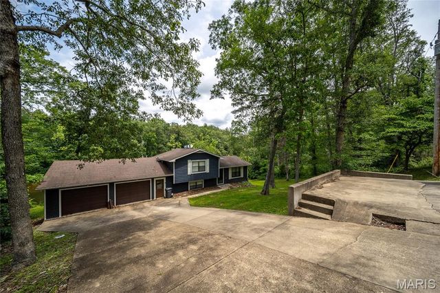1056 S Deer Trail, Fredericktown, MO 63645