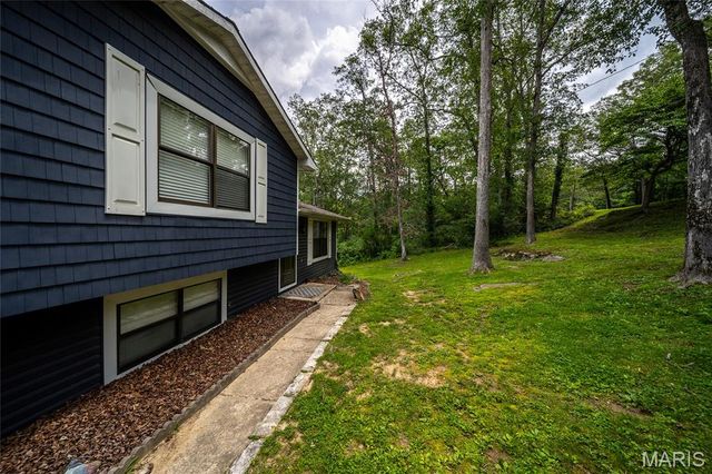 1056 S Deer Trail, Fredericktown, MO 63645